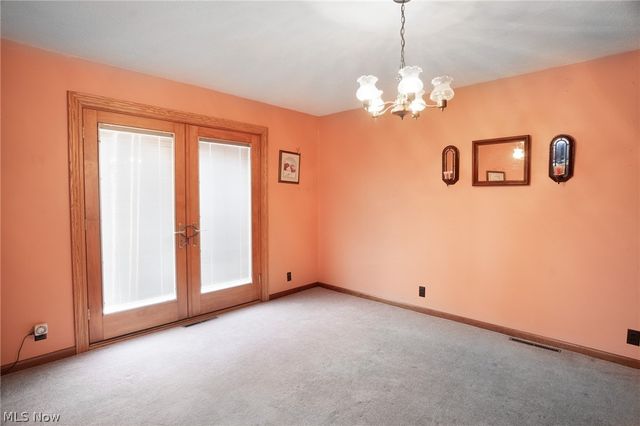 11 Pacific Road NE, Carrollton, OH 44615