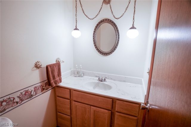 11 Pacific Road NE, Carrollton, OH 44615