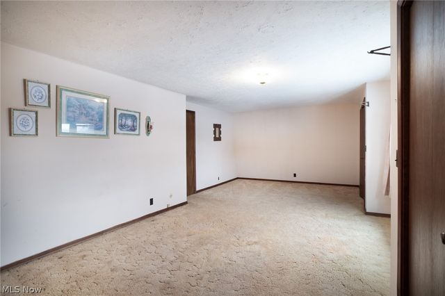 11 Pacific Road NE, Carrollton, OH 44615