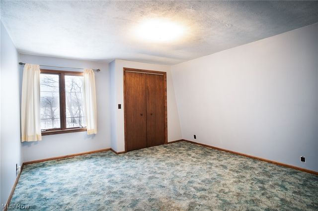 11 Pacific Road NE, Carrollton, OH 44615