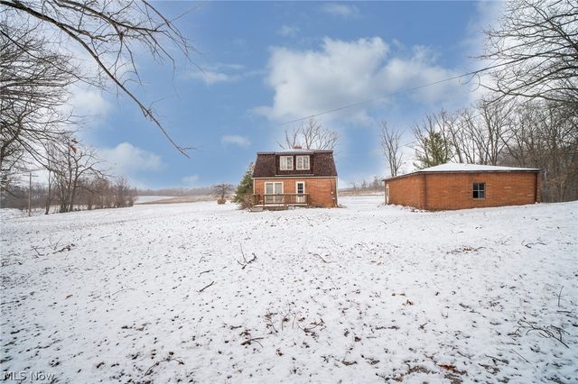 11 Pacific Road NE, Carrollton, OH 44615