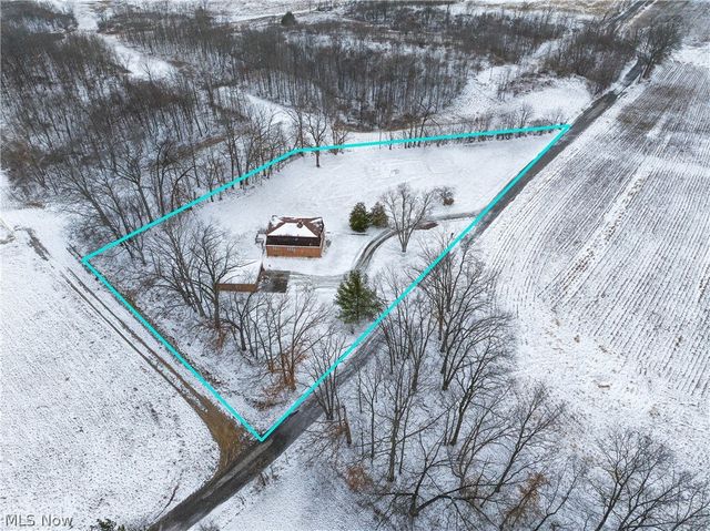 11 Pacific Road NE, Carrollton, OH 44615