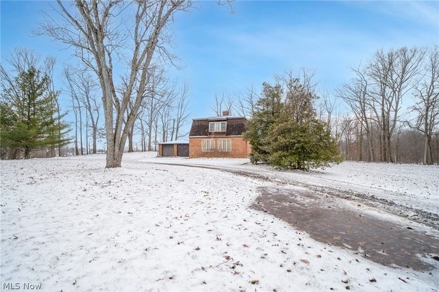 11 Pacific Road NE, Carrollton, OH 44615