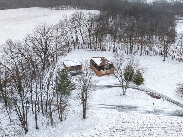 11 Pacific Road NE, Carrollton, OH 44615