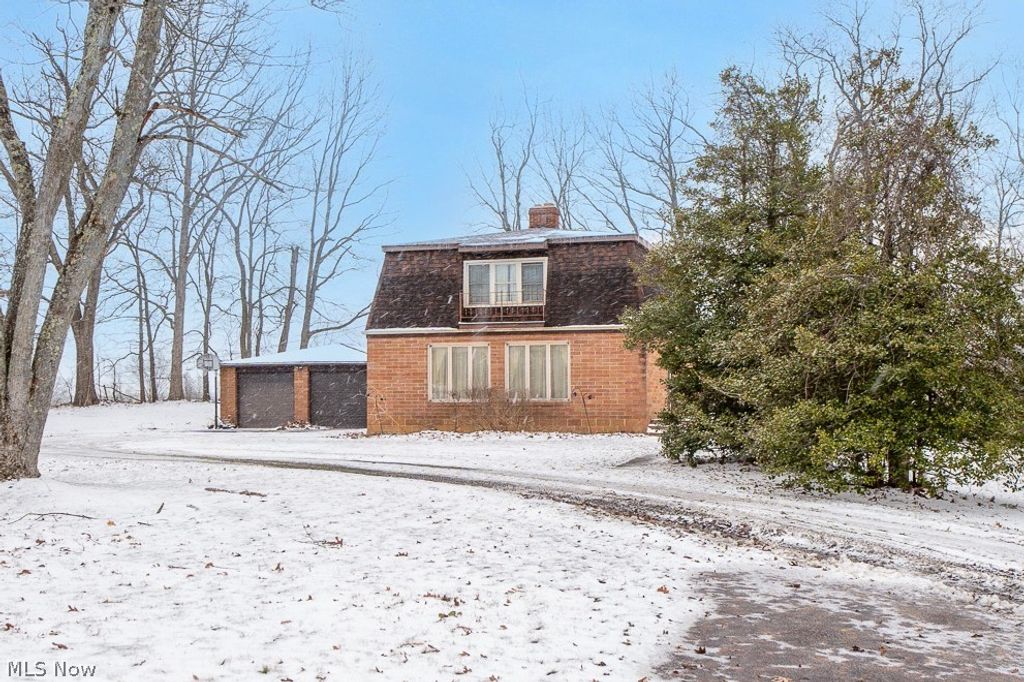 11 Pacific Road NE, Carrollton, OH 44615