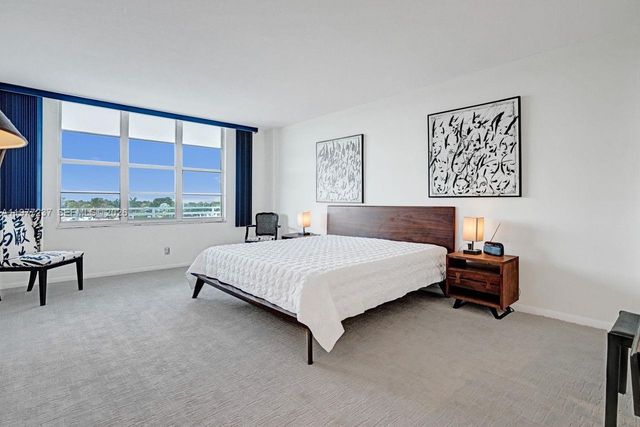 5700 Collins Ave 5L, Miami Beach, FL 33140