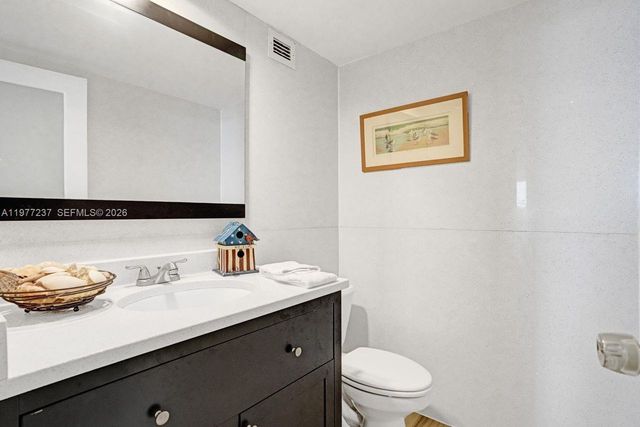 5700 Collins Ave 5L, Miami Beach, FL 33140