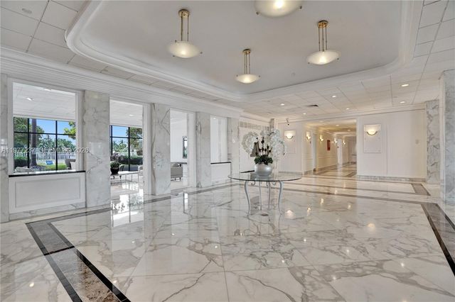 5700 Collins Ave 5L, Miami Beach, FL 33140