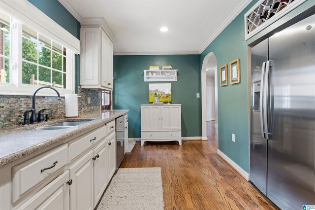 1800 LAUREL ROAD, Vestavia Hills, AL 35216