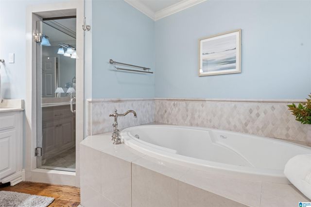 1800 LAUREL ROAD, Vestavia Hills, AL 35216