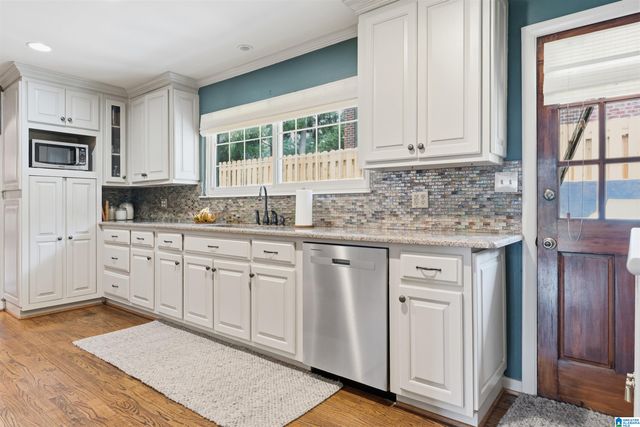 1800 LAUREL ROAD, Vestavia Hills, AL 35216