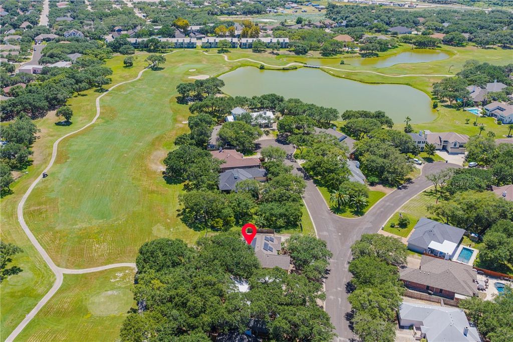 412 Fairway Oaks St, Rockport, TX 78382 — photo 4