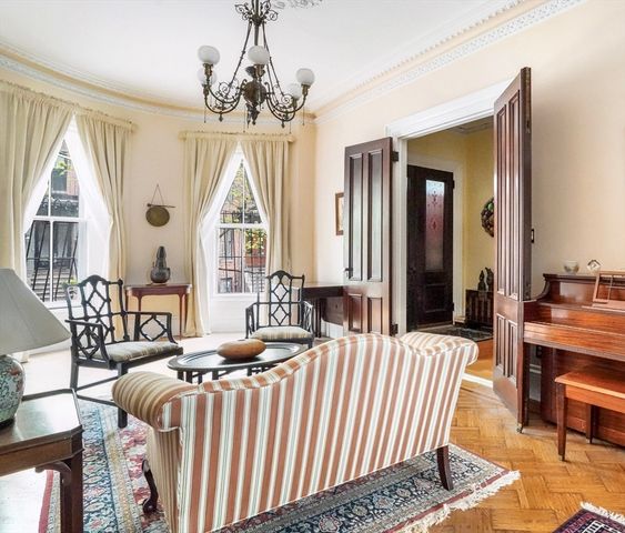 108 Pembroke St, Boston, MA 02118