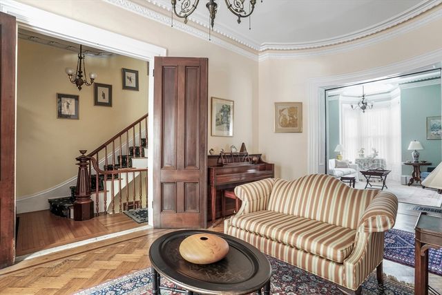 108 Pembroke St, Boston, MA 02118
