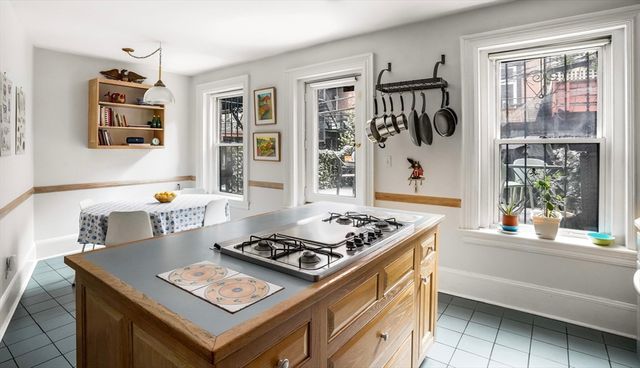 108 Pembroke St, Boston, MA 02118