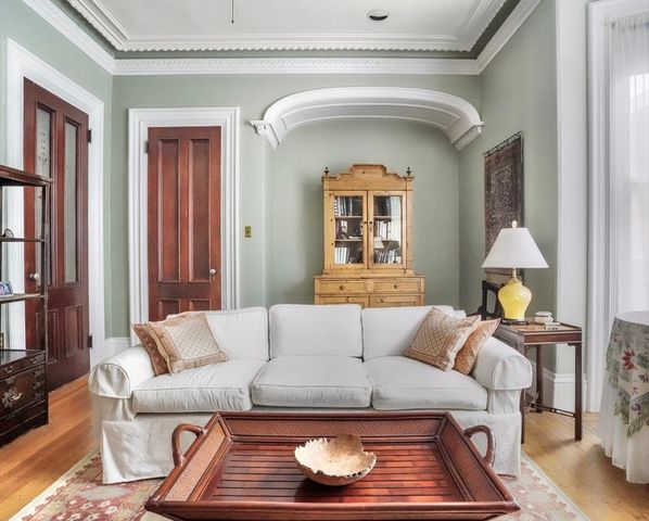 108 Pembroke St, Boston, MA 02118