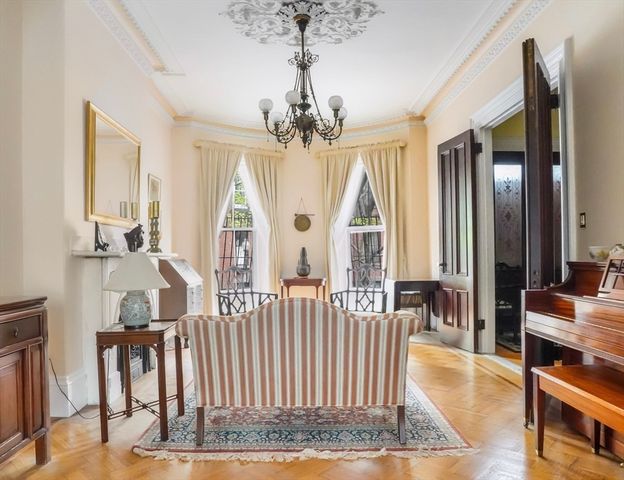 108 Pembroke St, Boston, MA 02118