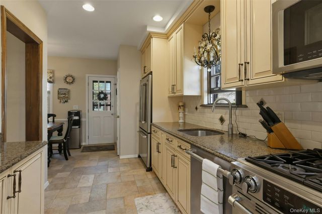 628 Concord Avenue, Williston Park, NY 11596