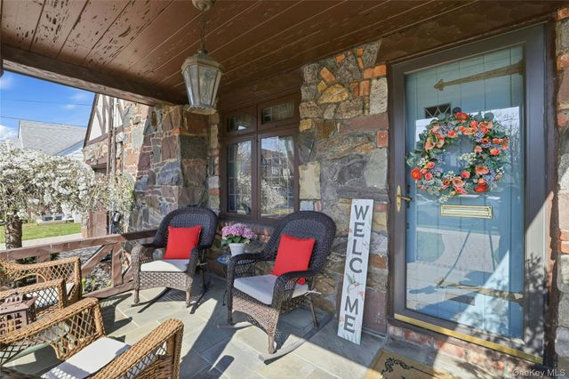 628 Concord Avenue, Williston Park, NY 11596