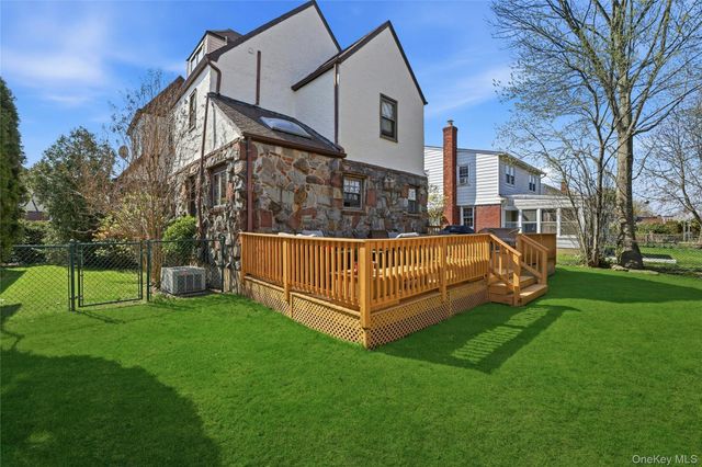 628 Concord Avenue, Williston Park, NY 11596