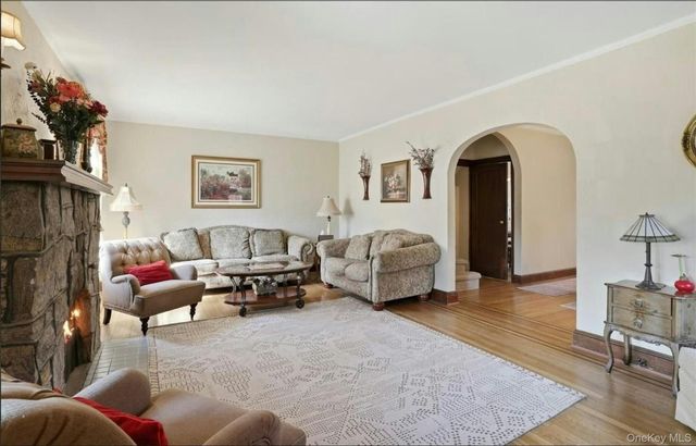 628 Concord Avenue, Williston Park, NY 11596
