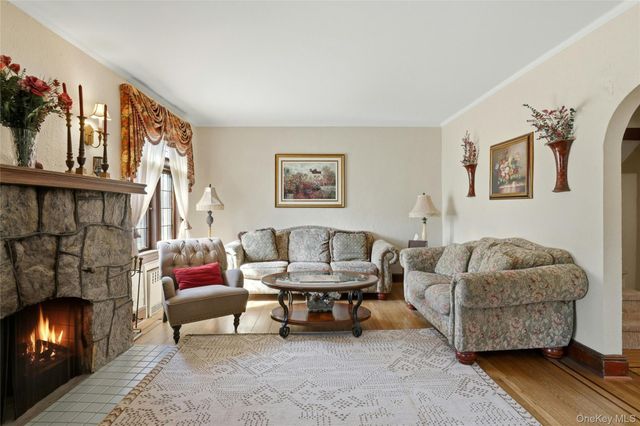 628 Concord Avenue, Williston Park, NY 11596