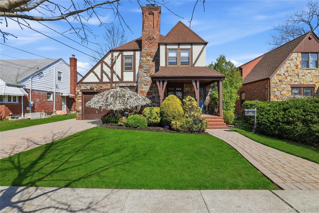 628 Concord Avenue, Williston Park, NY 11596