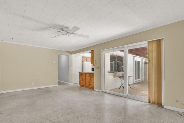 6466 Via Townsend, West Palm Beach, FL 33415