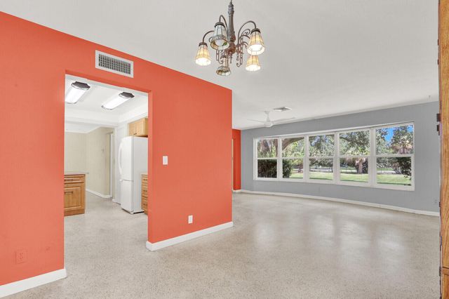6466 Via Townsend, West Palm Beach, FL 33415