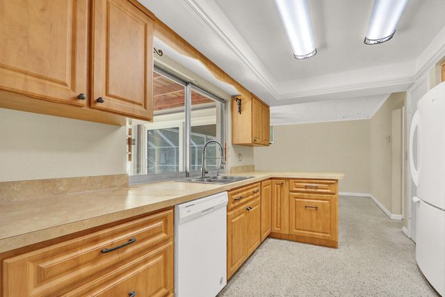 6466 Via Townsend, West Palm Beach, FL 33415