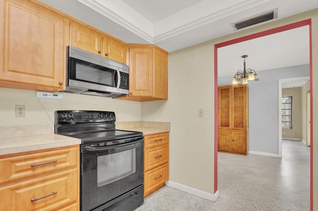 6466 Via Townsend, West Palm Beach, FL 33415