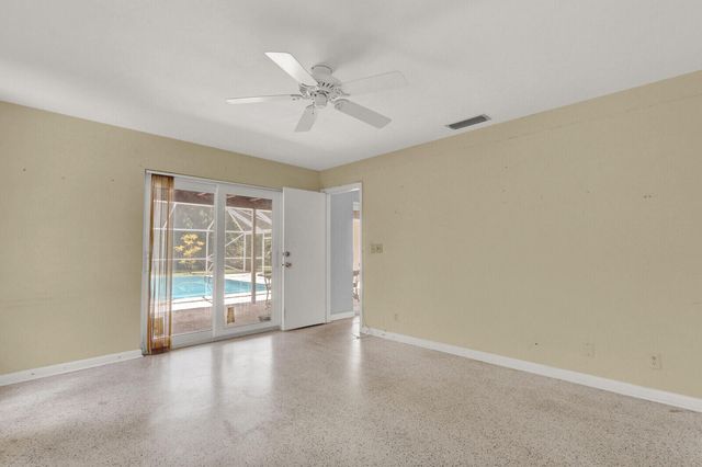 6466 Via Townsend, West Palm Beach, FL 33415