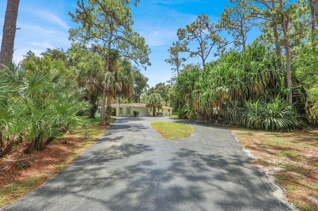 6466 Via Townsend, West Palm Beach, FL 33415