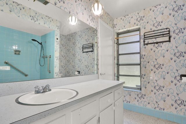 6466 Via Townsend, West Palm Beach, FL 33415