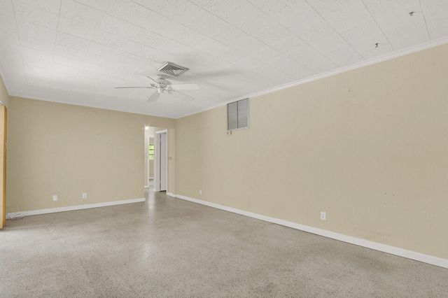 6466 Via Townsend, West Palm Beach, FL 33415