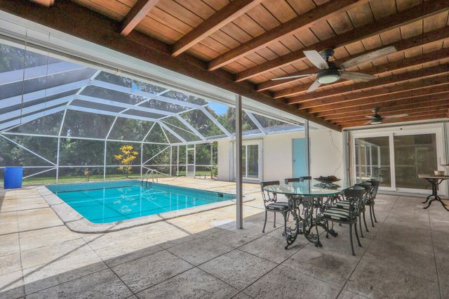 6466 Via Townsend, West Palm Beach, FL 33415
