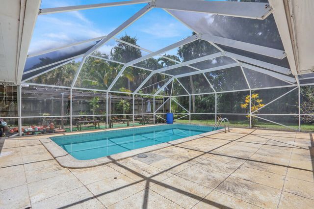 6466 Via Townsend, West Palm Beach, FL 33415