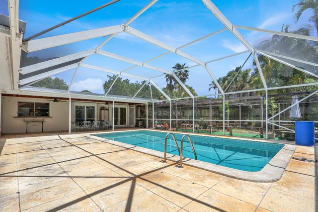 6466 Via Townsend, West Palm Beach, FL 33415