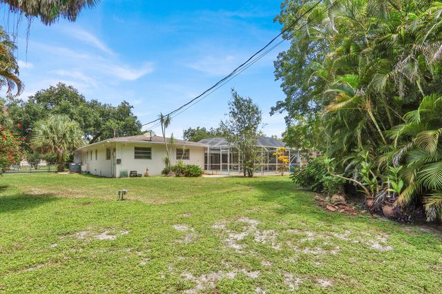 6466 Via Townsend, West Palm Beach, FL 33415