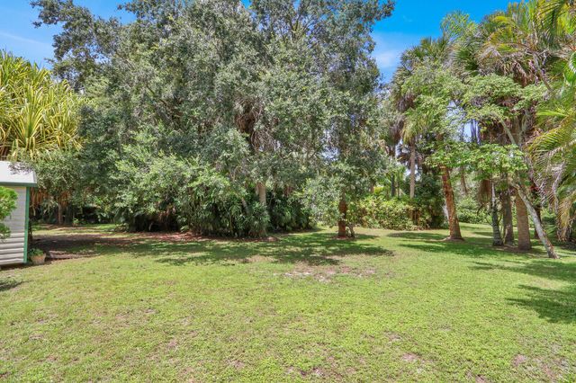 6466 Via Townsend, West Palm Beach, FL 33415