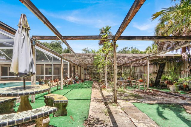 6466 Via Townsend, West Palm Beach, FL 33415