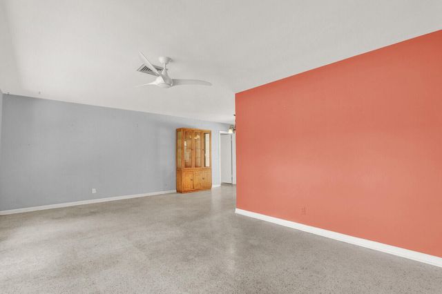 6466 Via Townsend, West Palm Beach, FL 33415