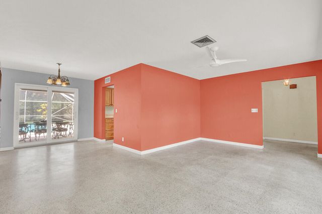 6466 Via Townsend, West Palm Beach, FL 33415