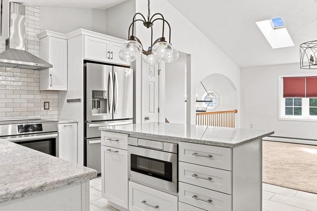 25 Butterfly Trail, Dartmouth, MA 02747