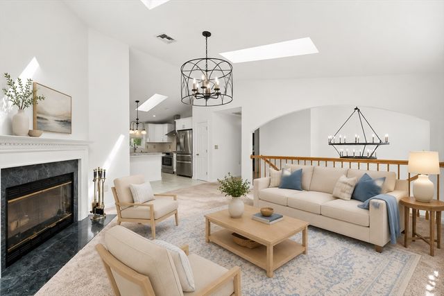 25 Butterfly Trail, Dartmouth, MA 02747