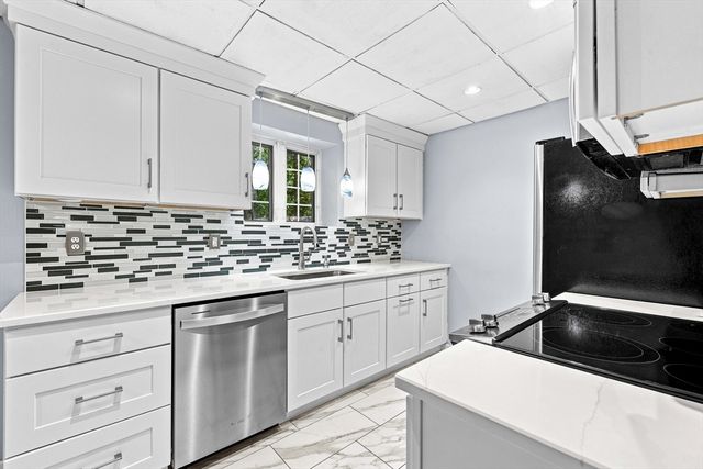 25 Butterfly Trail, Dartmouth, MA 02747