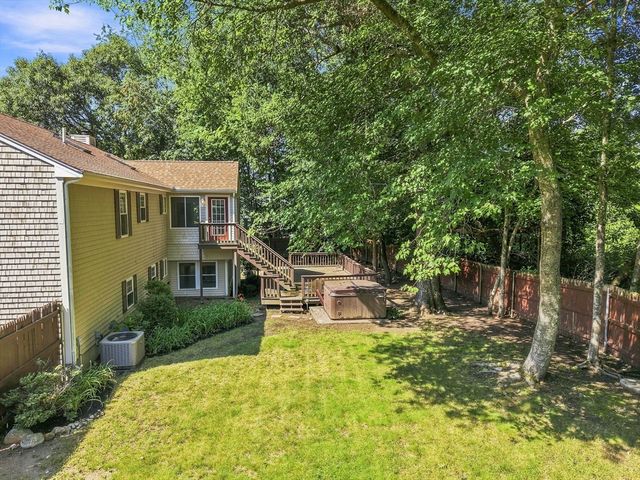 25 Butterfly Trail, Dartmouth, MA 02747