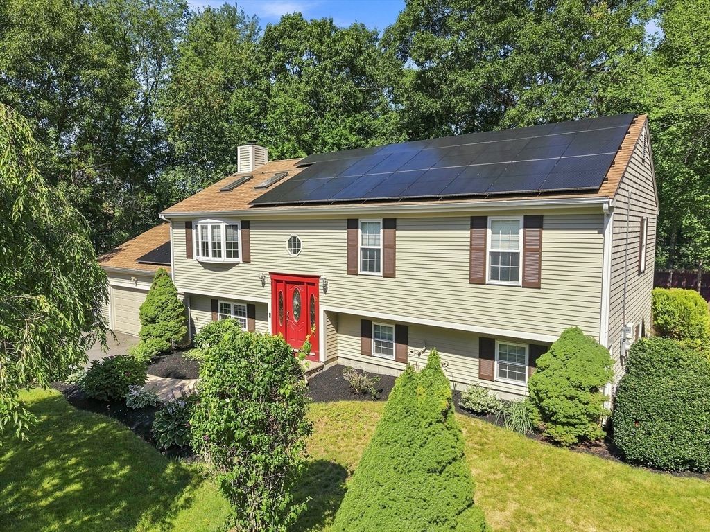 25 Butterfly Trail, Dartmouth, MA 02747