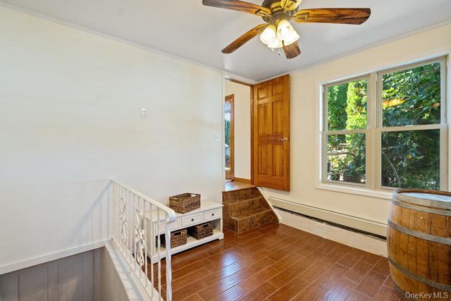 91 15th Avenue, West Babylon, NY 11704