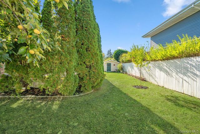 91 15th Avenue, West Babylon, NY 11704